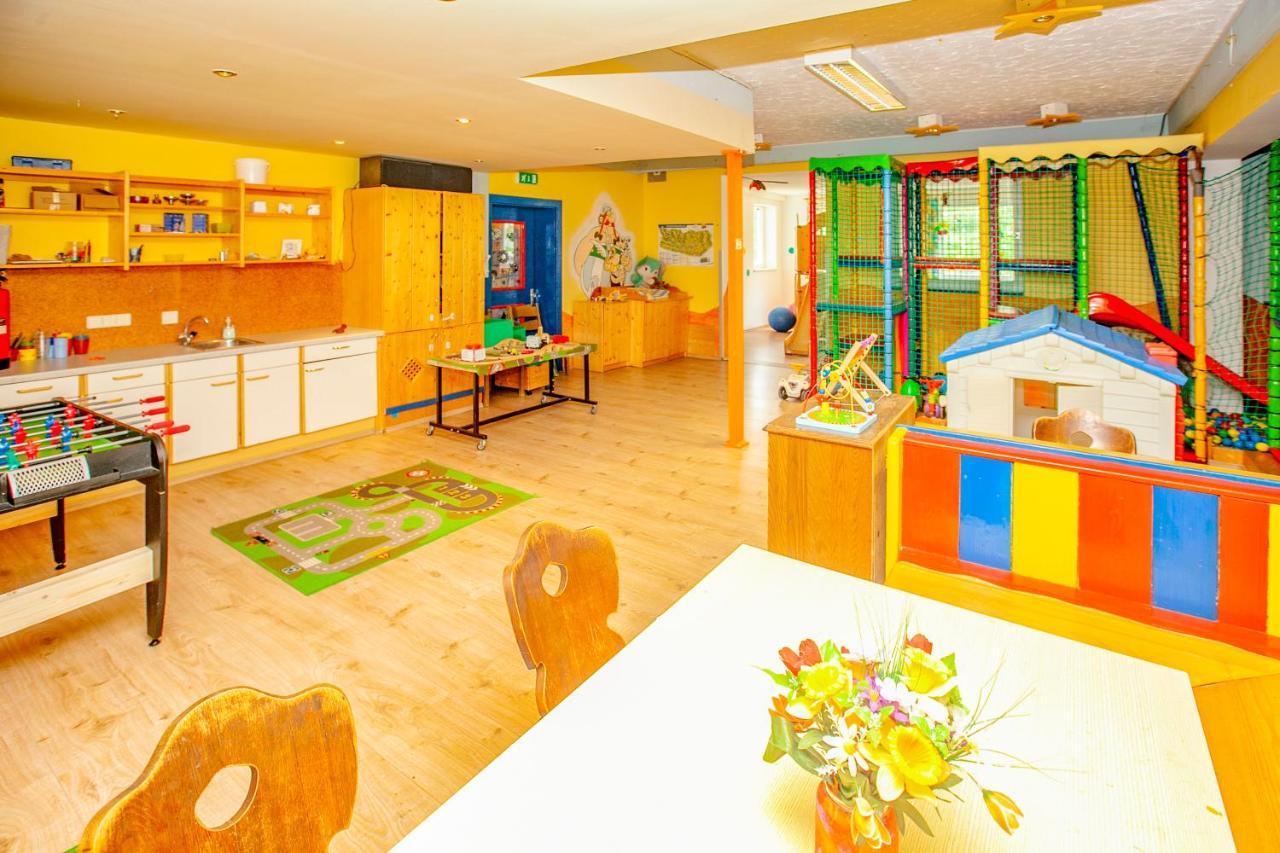 Kinderhotel Schneekonig Patergassen Exteriör bild